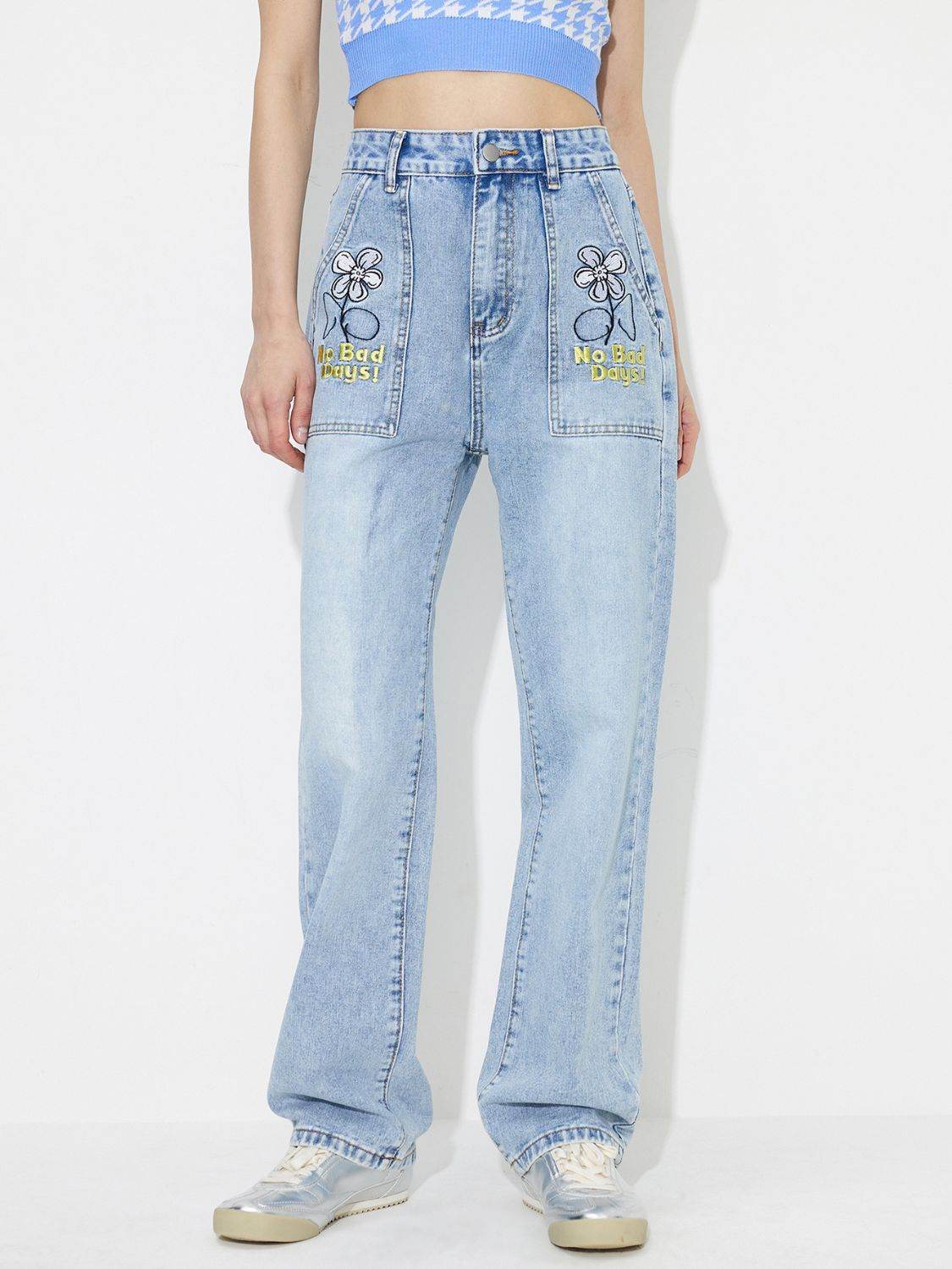 Flower High Rise Straight Leg Jeans with Pockets - Delanoir