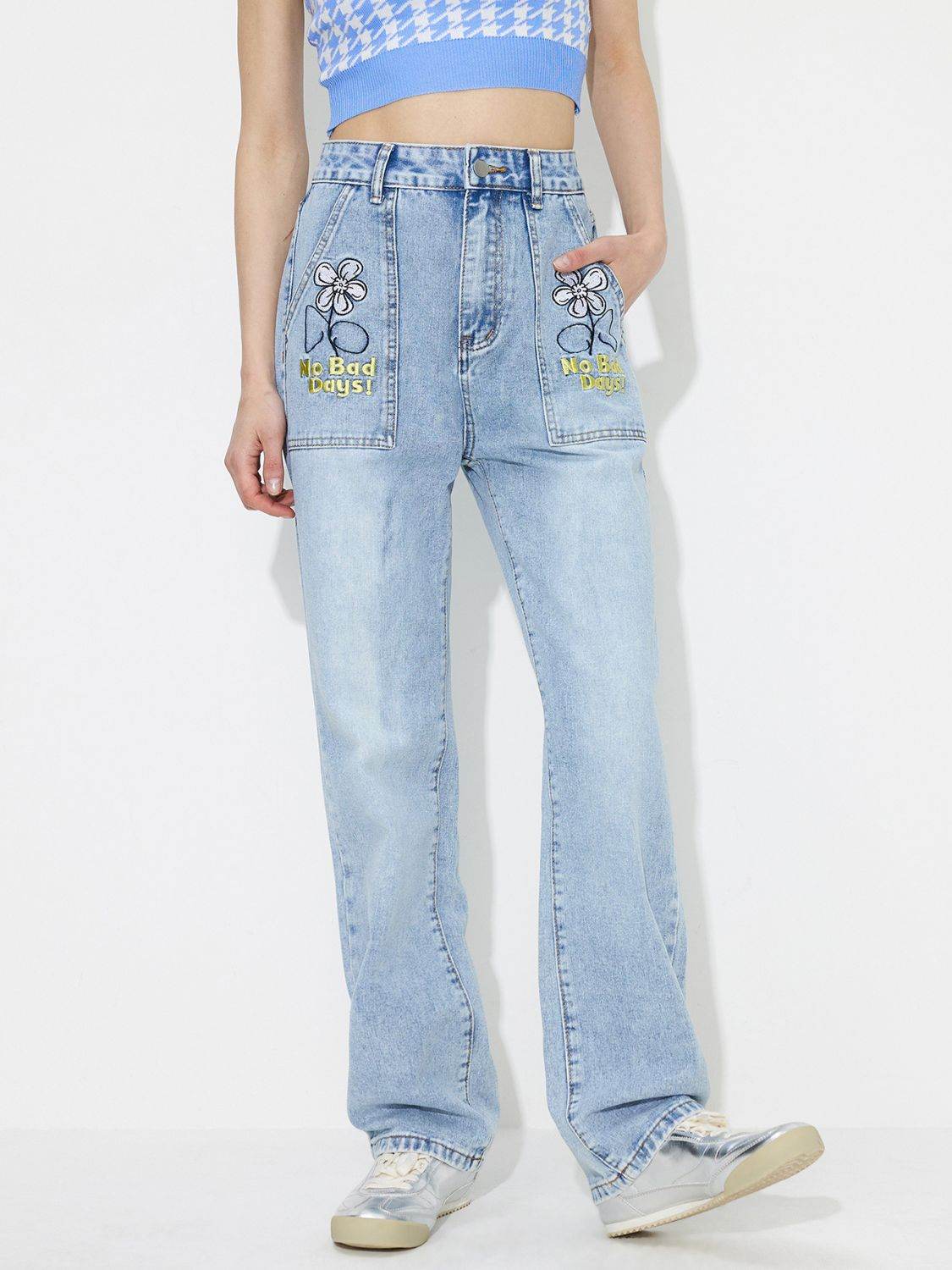 Flower High Rise Straight Leg Jeans with Pockets - Delanoir
