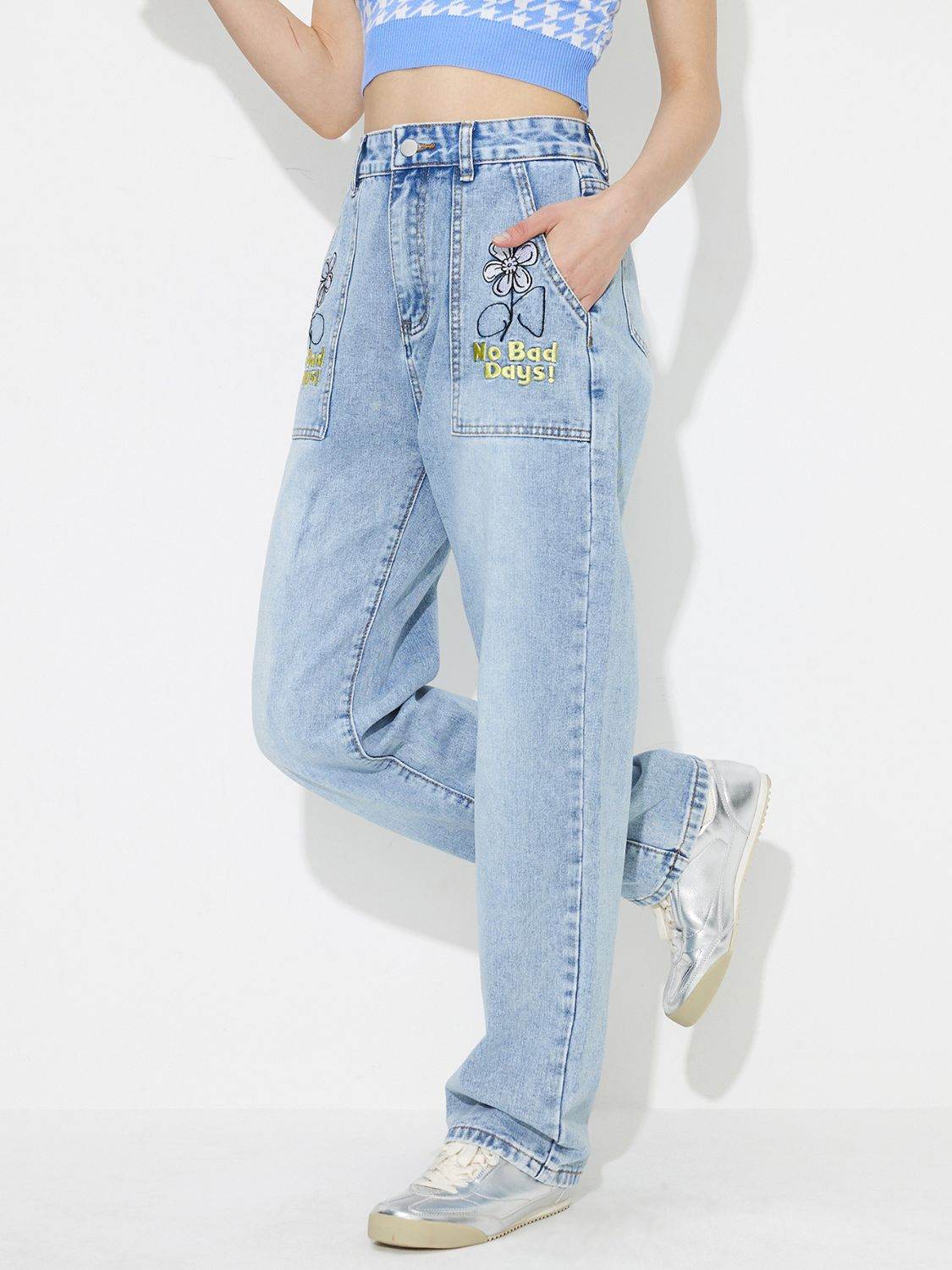 Flower High Rise Straight Leg Jeans with Pockets - Delanoir