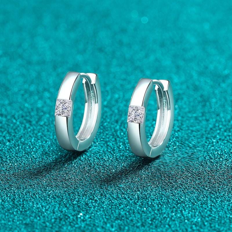 925 Sterling Silver Moissanite Huggie Earrings - Delanoir