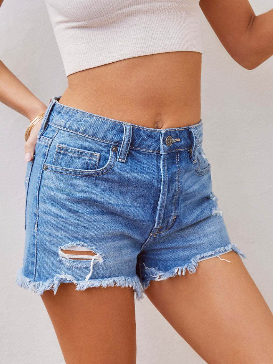 Distressed Raw Hem Denim Shorts - Delanoir