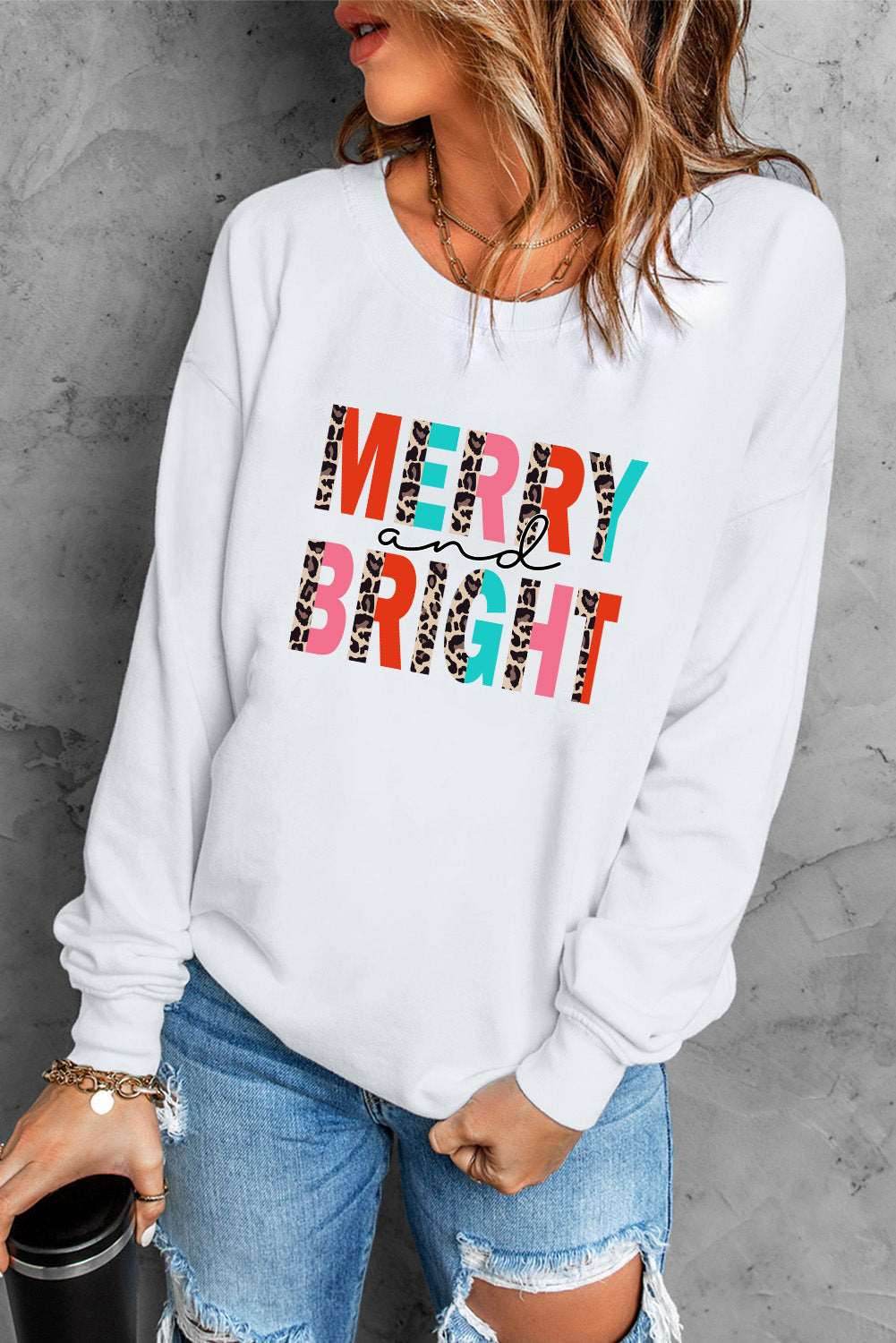 MERRY AND BRIGHT Graphic Sweatshirt - Delanoir