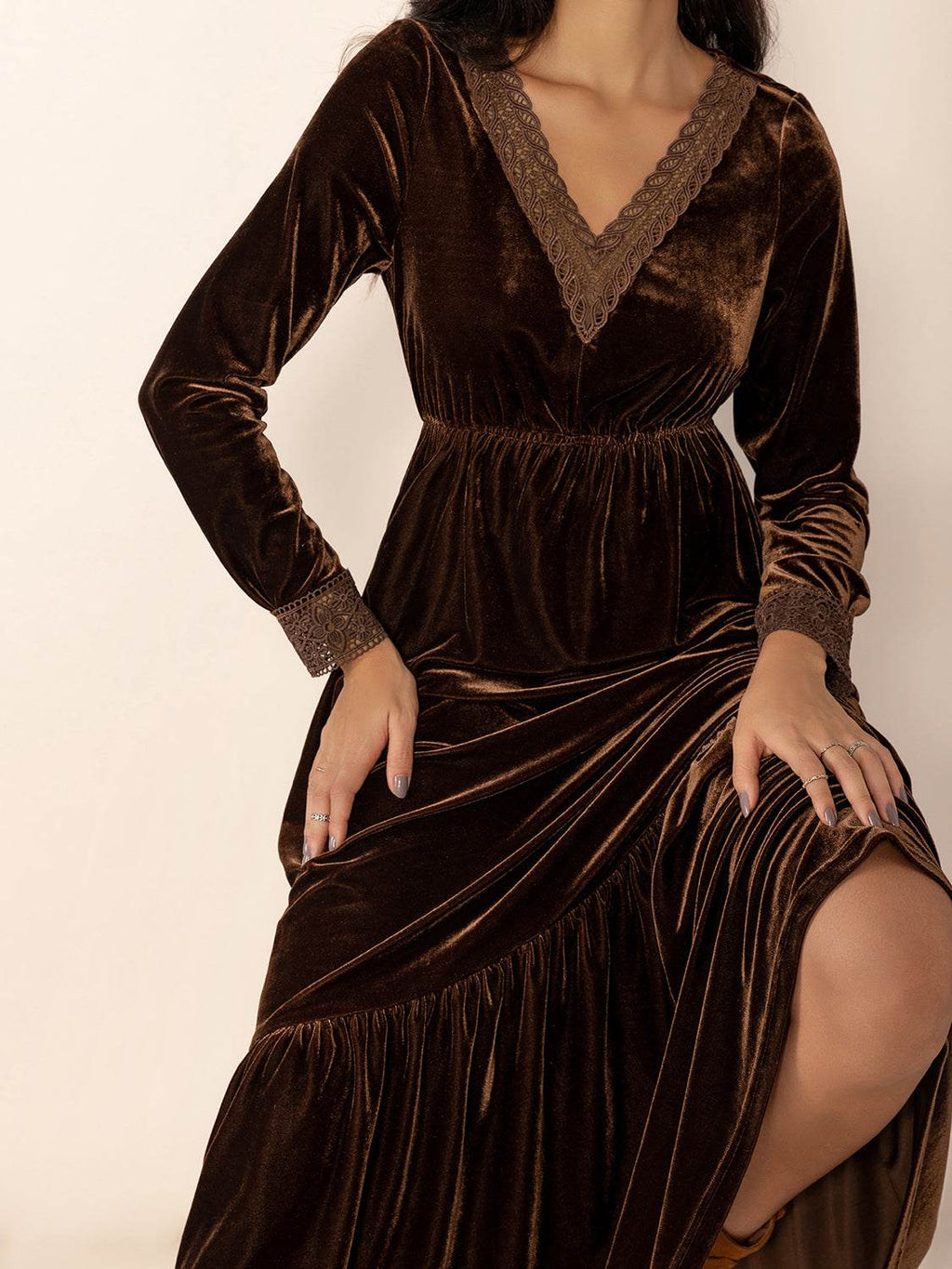 Lace Detail V-Neck Long Sleeve Maxi Dress - Delanoir
