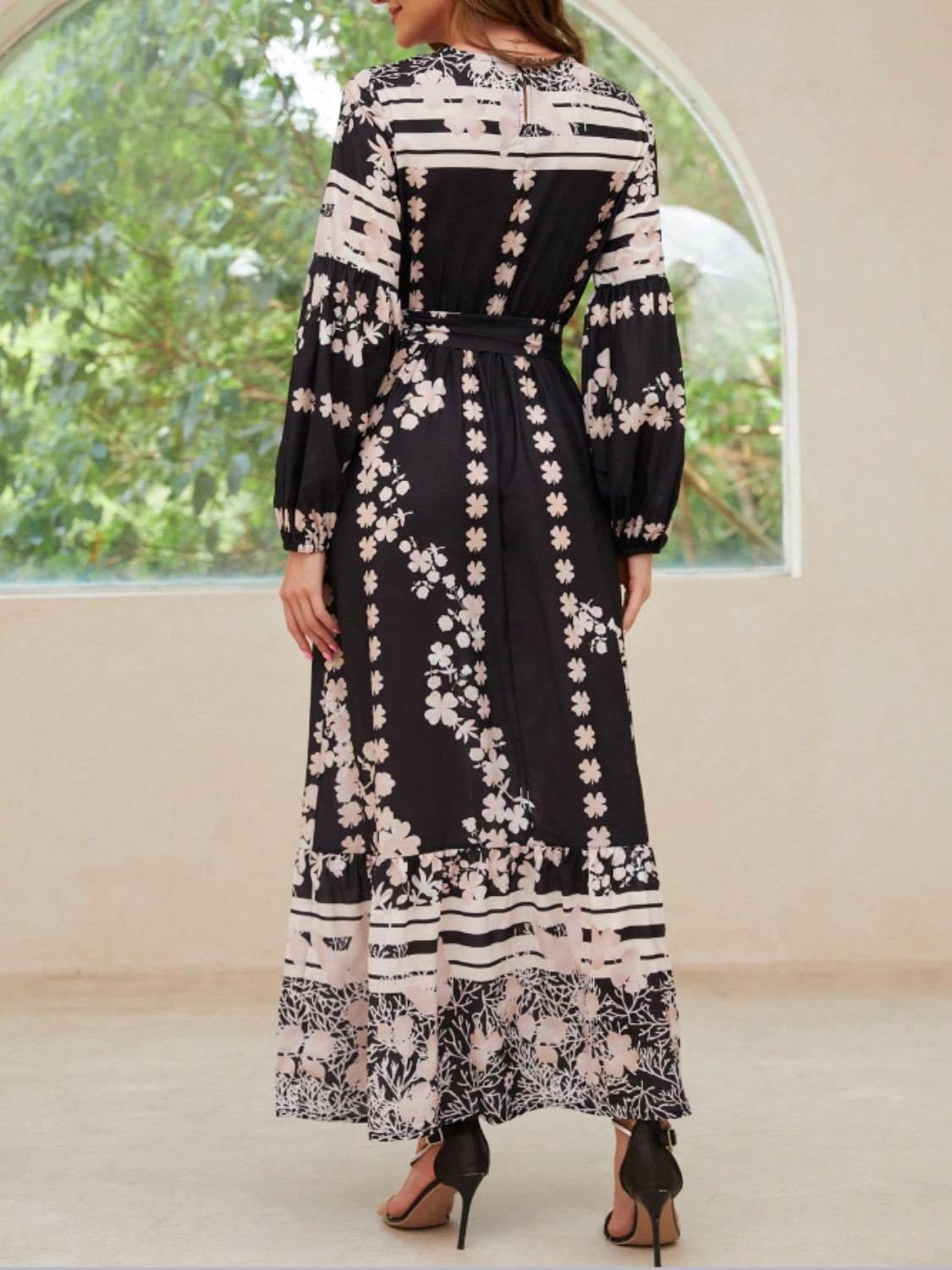 Printed Round Neck Long Sleeve Maxi Dress with Pockets - Delanoir