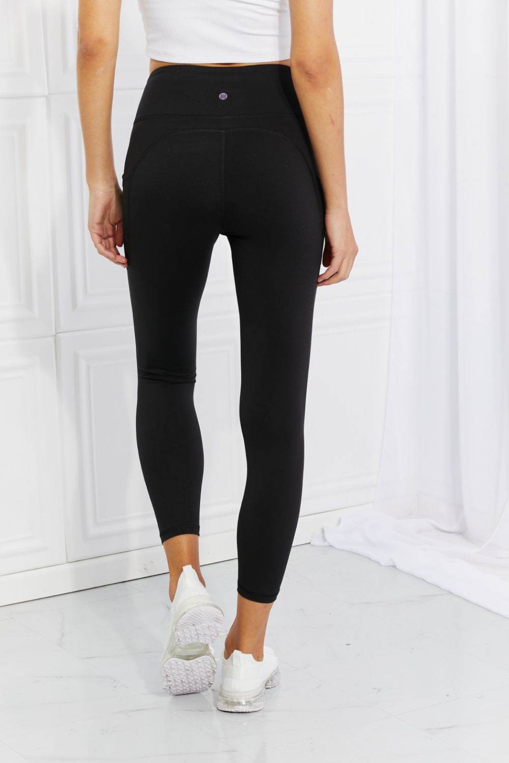 Leggings Depot Full Size Strengthen and Lengthen Reflective Dot Active Leggings - Delanoir