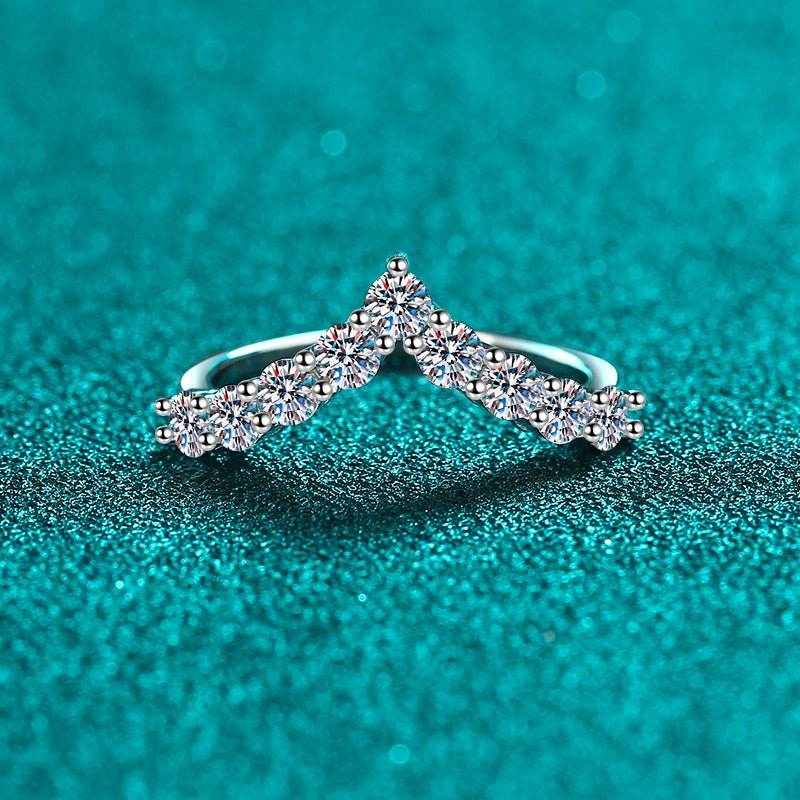 925 Sterling Silver Moissanite V Shape Ring - Delanoir