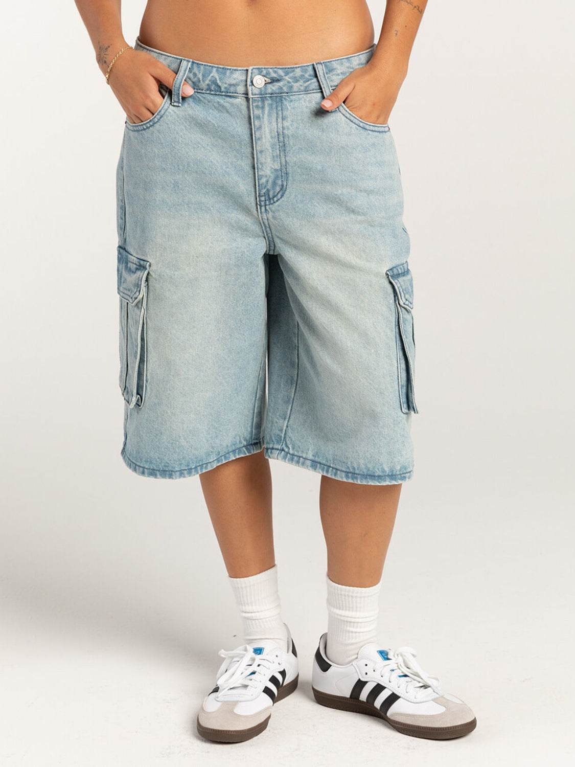 Mid-Rise Waist Denim Shorts with Pockets - Delanoir
