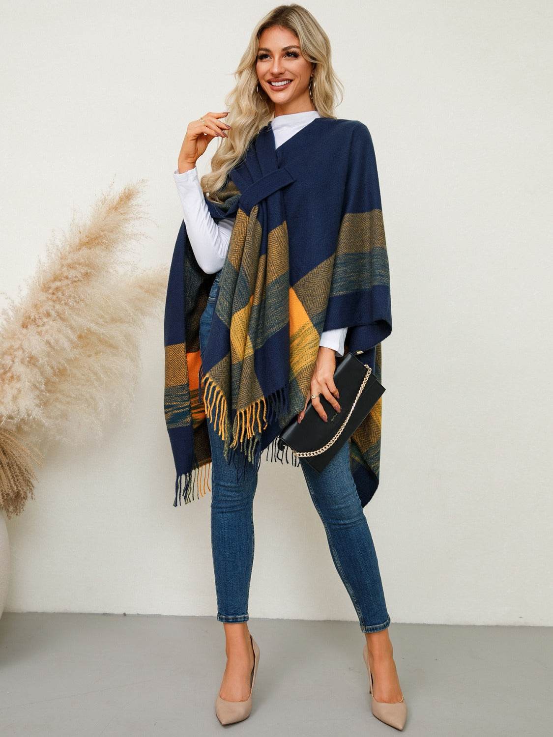 Fringe Contrast Plaid Poncho - Delanoir