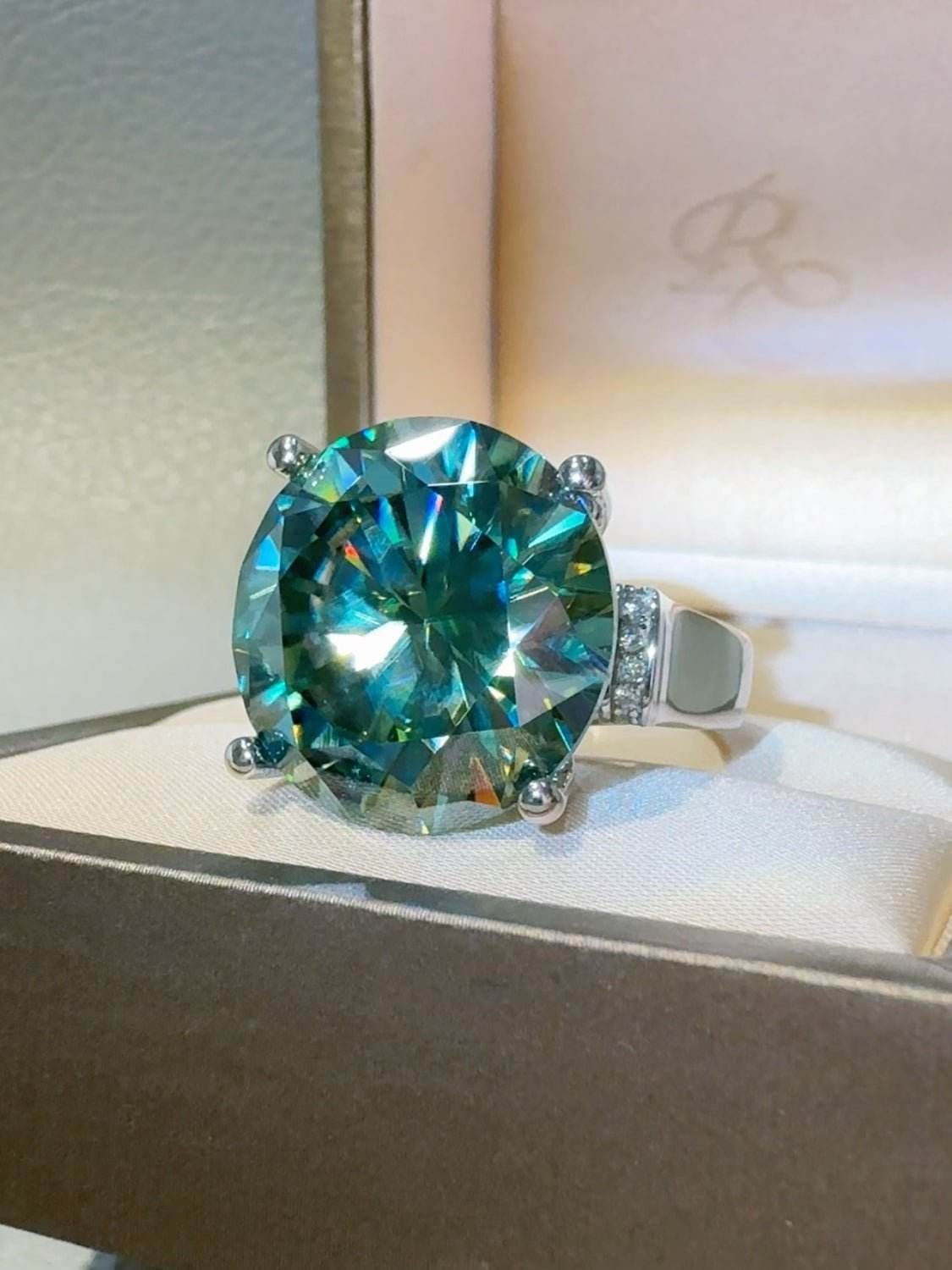 20 Carat Moissanite 925 Sterling Silver Ring - Delanoir