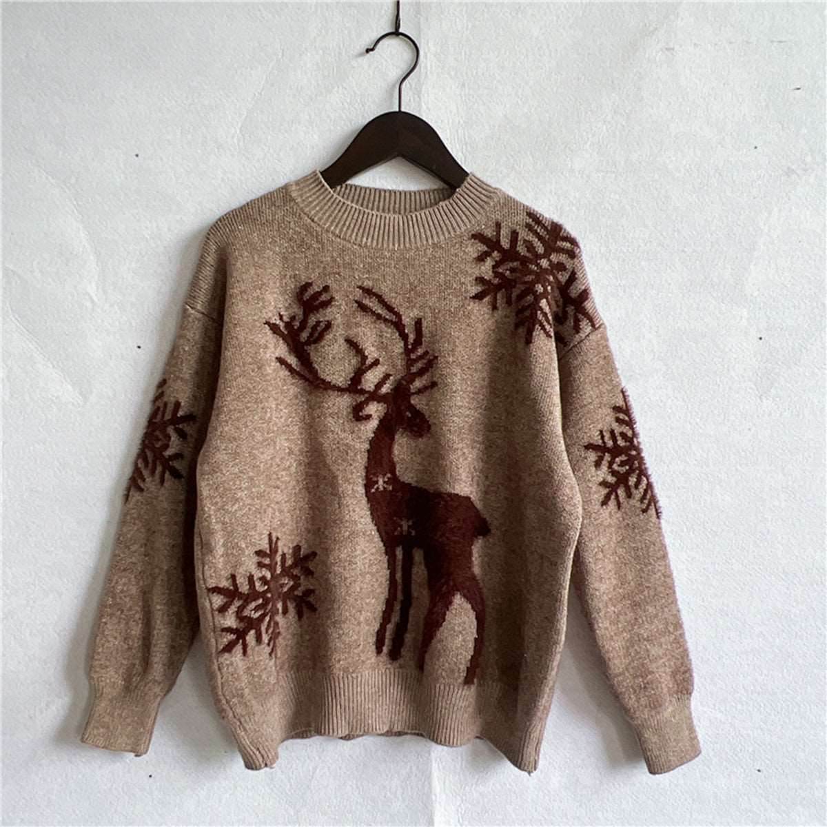 Reindeer and Snowflake Pattern Sweater - Delanoir