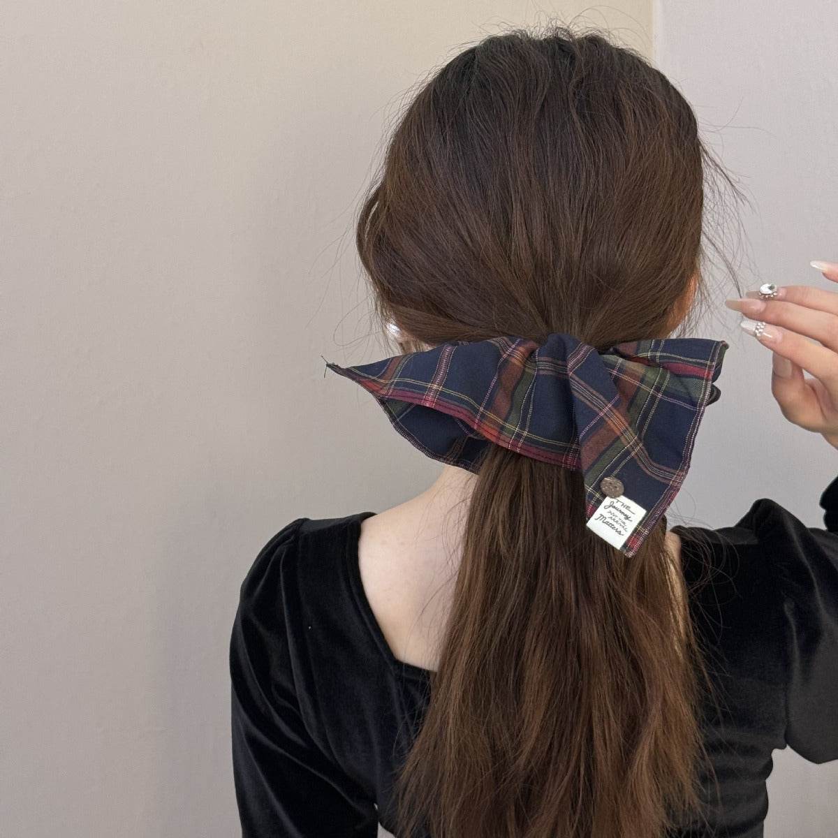 Contrast Plaid Elastic Hair Scrunchy - Delanoir