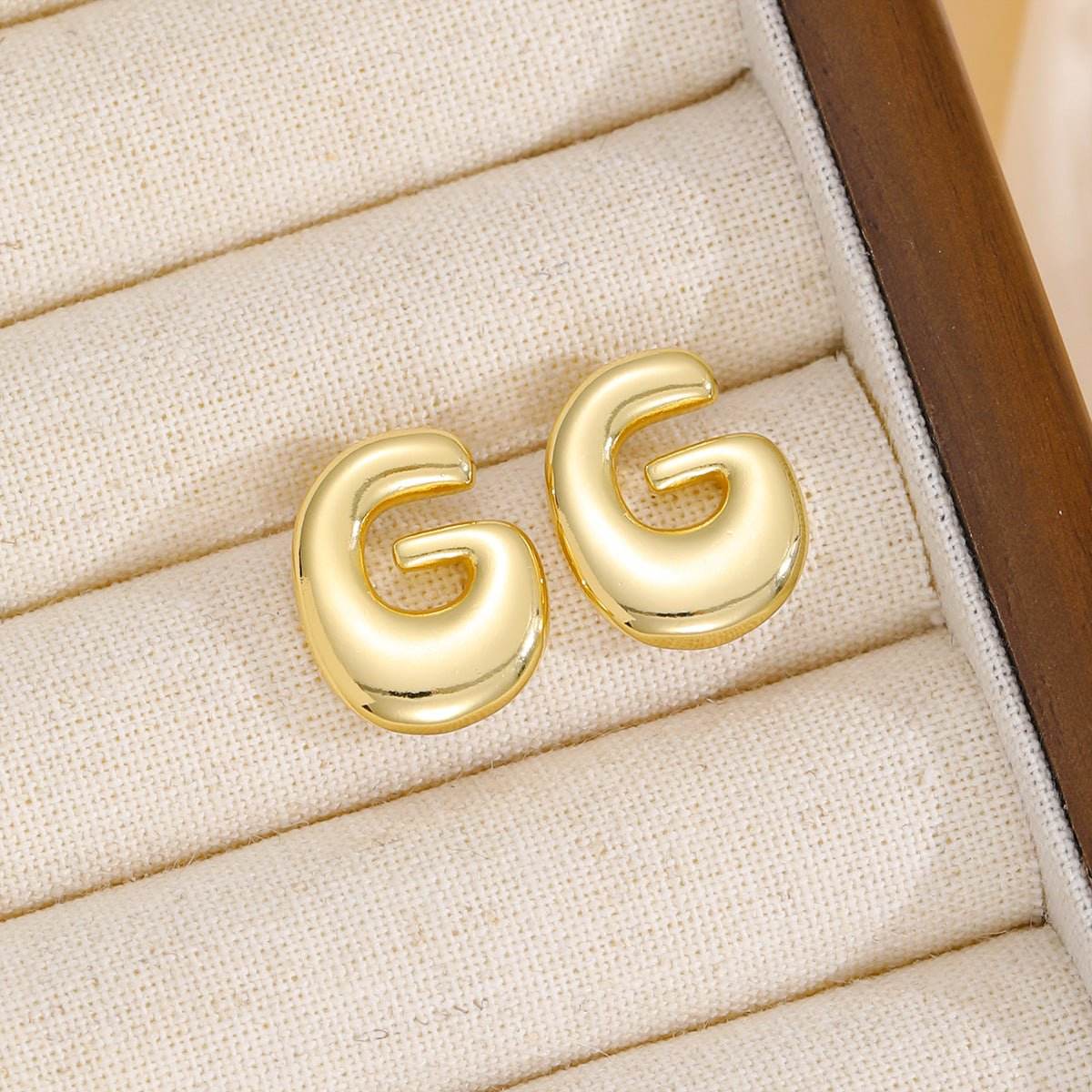 18K Gold-Plated Bubble Letter Stud Earrings - Delanoir