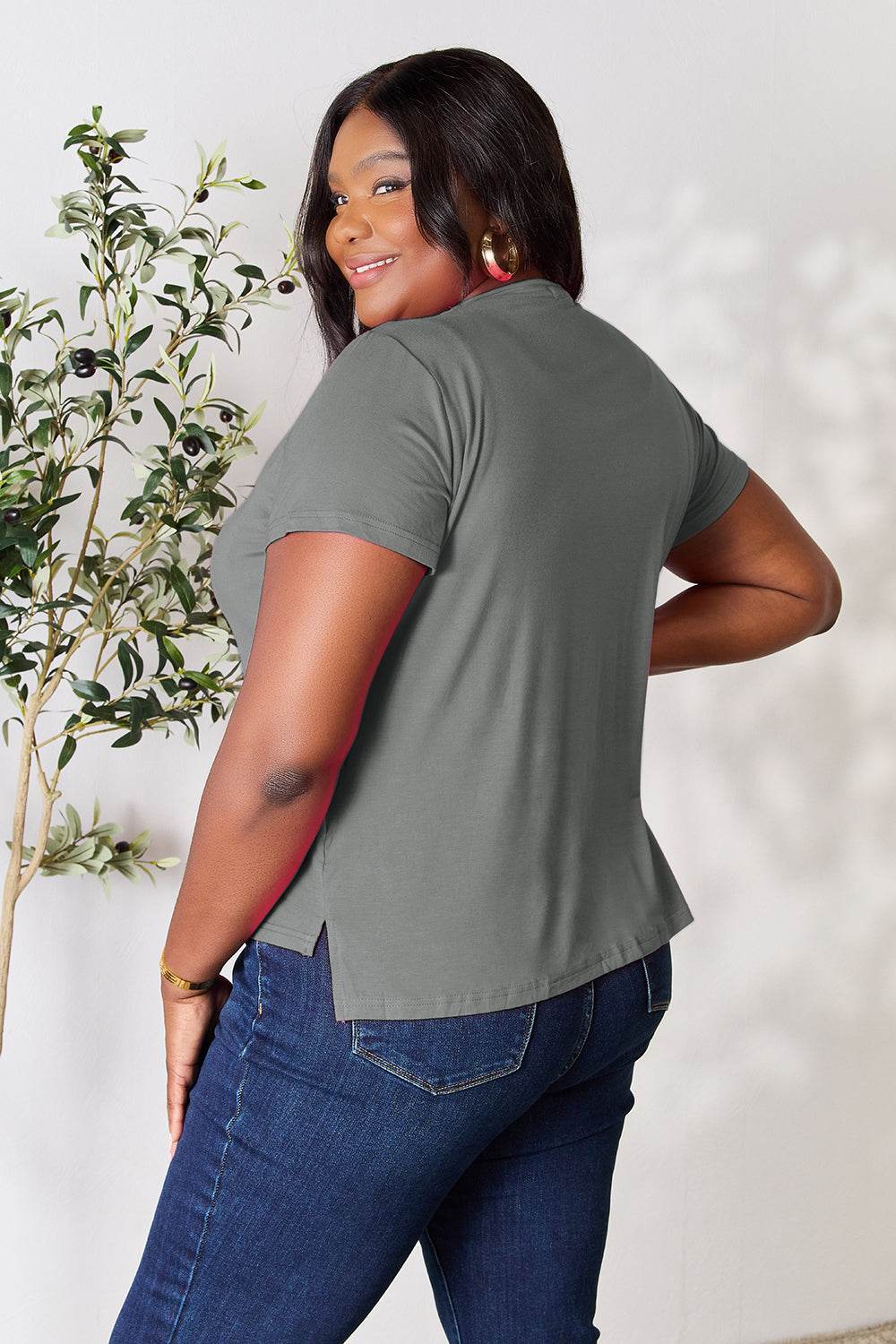 Basic Bae Full Size Round Neck Short Sleeve T-Shirt - Delanoir