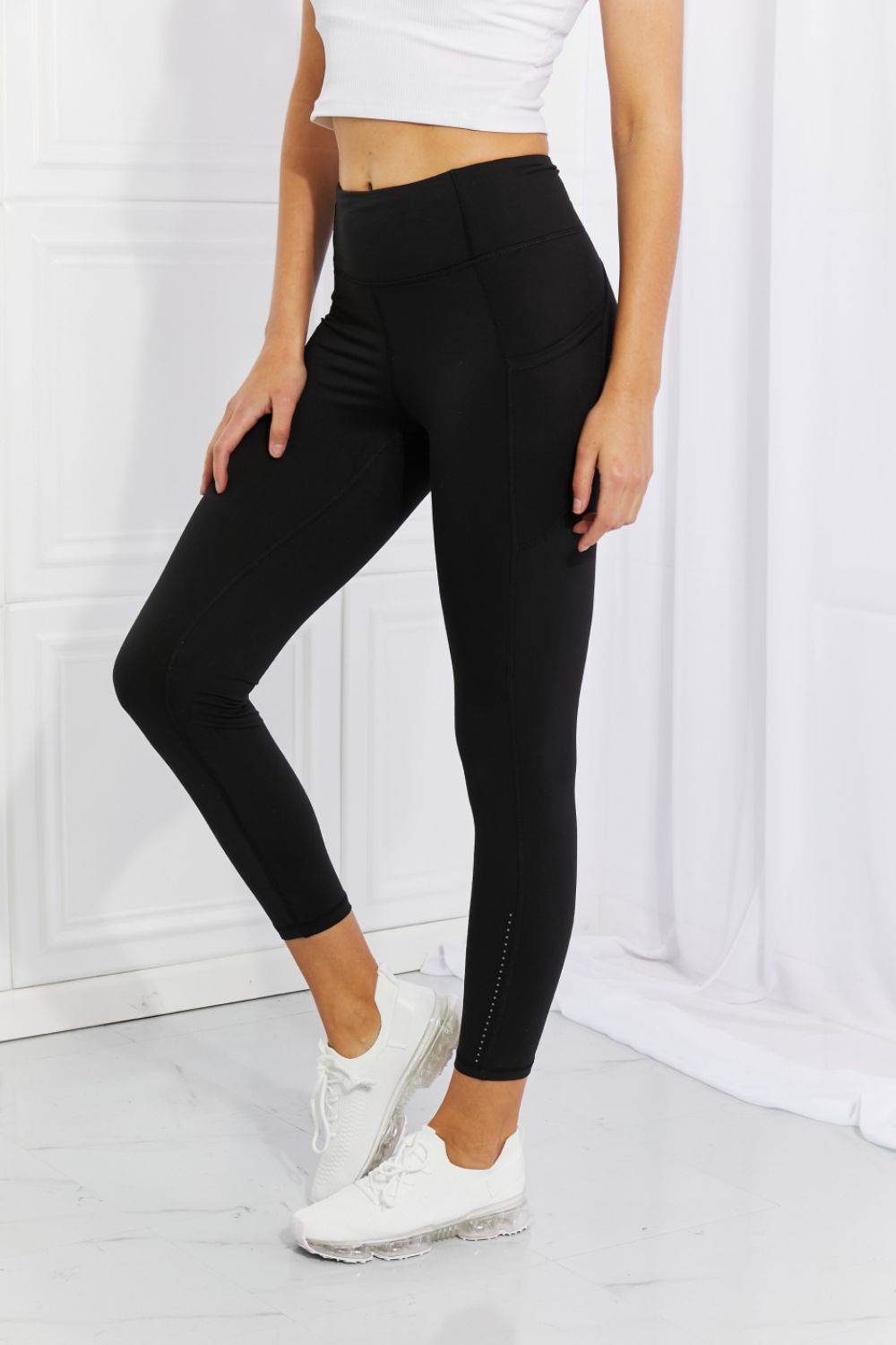 Leggings Depot Full Size Strengthen and Lengthen Reflective Dot Active Leggings - Delanoir