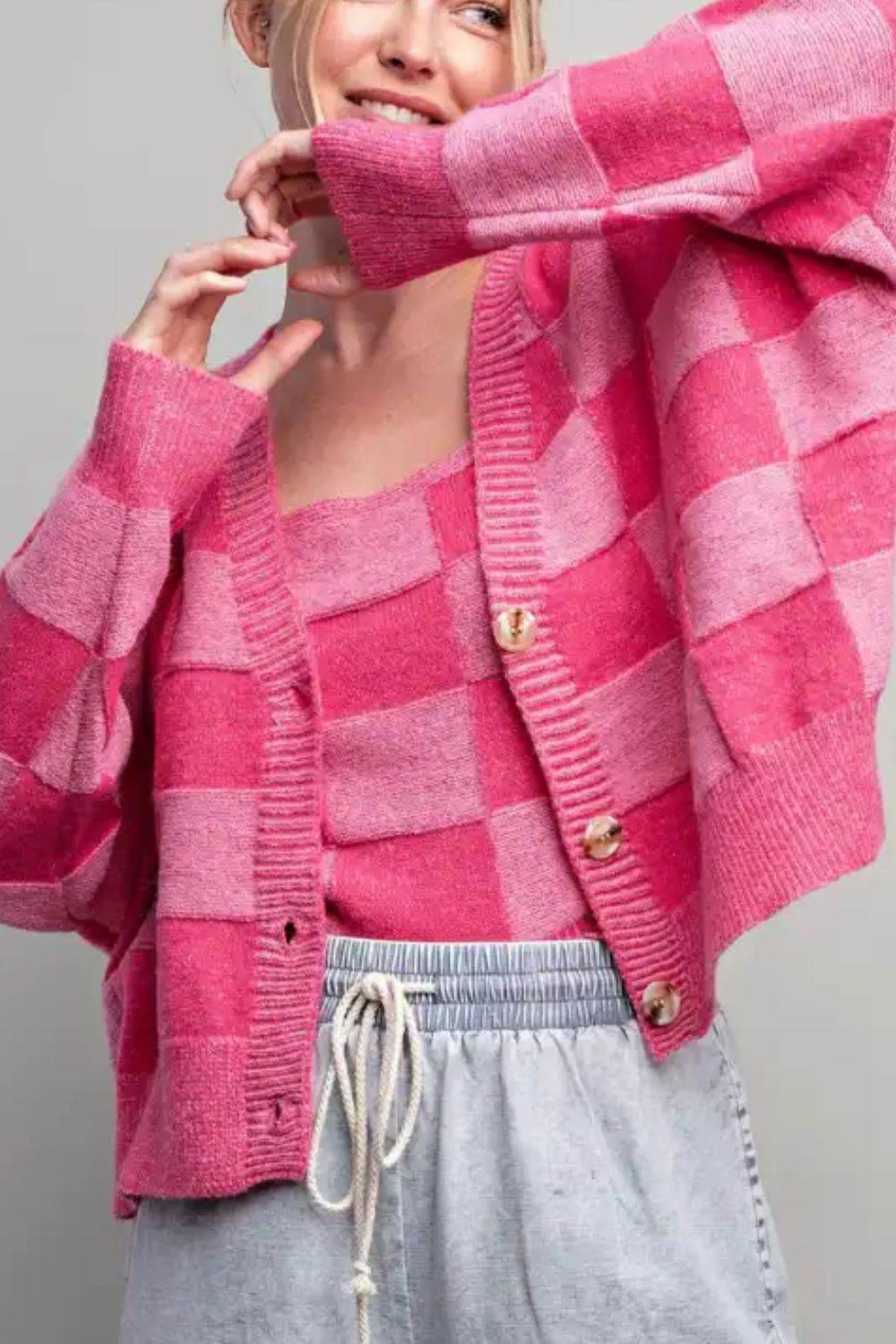 Checkered V-Neck Long Sleeve Cardigan - Delanoir