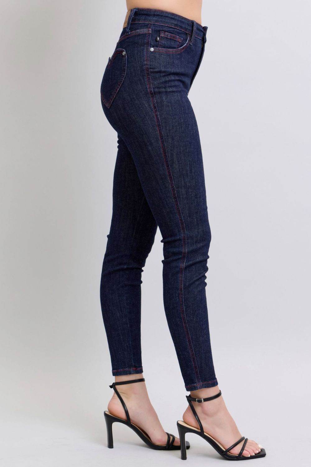 Judy Blue Full Size Heart Shaped Back Pockets Skinny Jeans - Delanoir