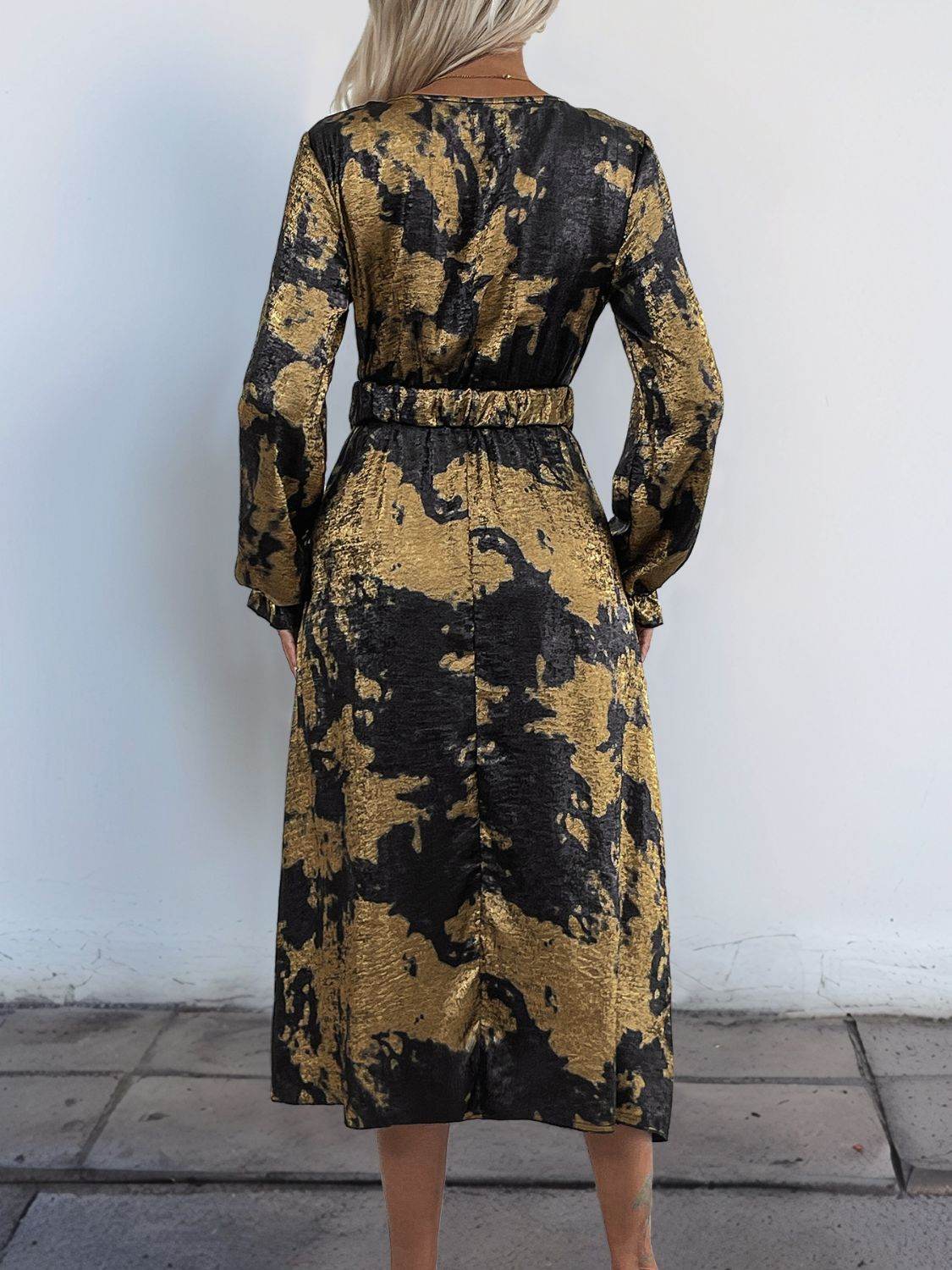Perfee Printed Surplice Long Sleeve Midi Dress - Delanoir