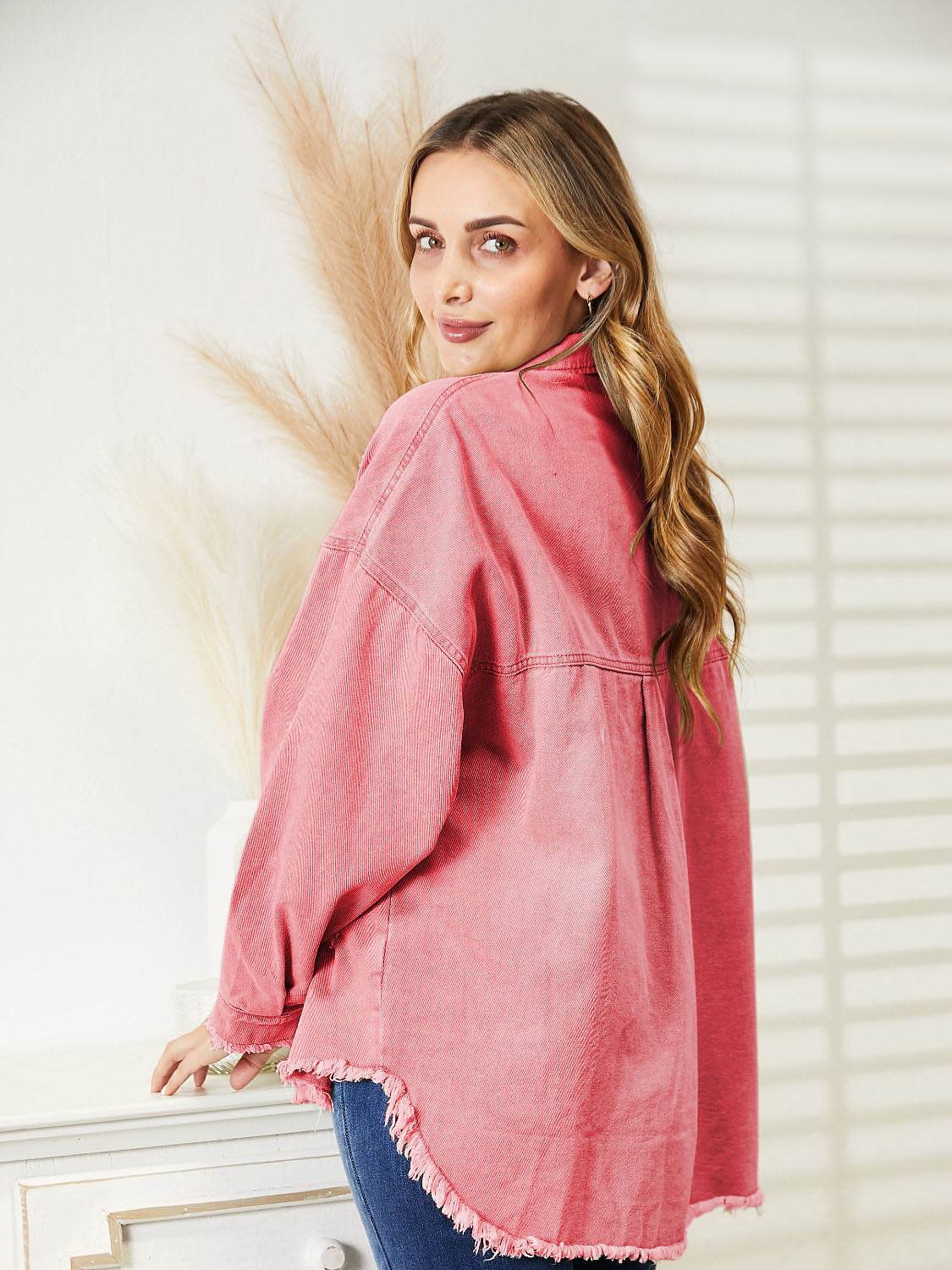 Distressed Raw Hem Denim Jacket - Delanoir