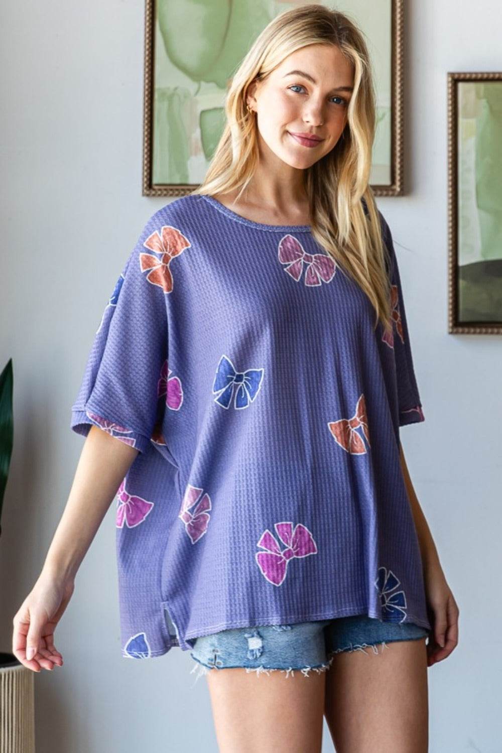 HOPELY Bow Print Waffle Side Slit T-Shirt - Delanoir