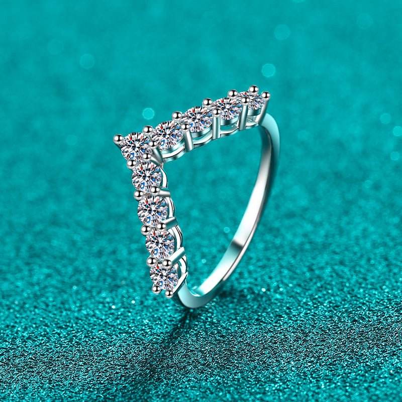 925 Sterling Silver Moissanite V Shape Ring - Delanoir