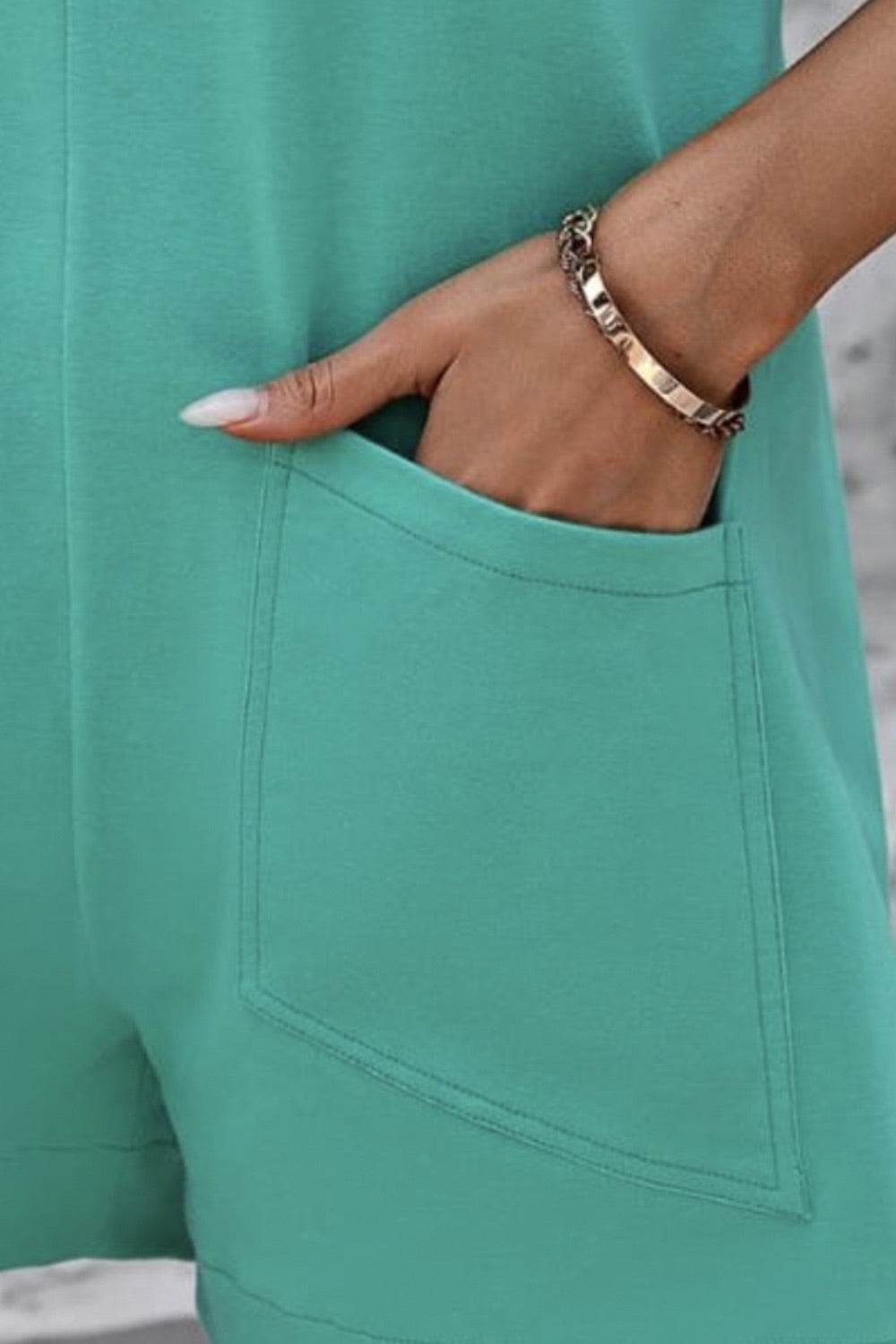 Mandy Round Neck Sleeveless Front Pocket Romper - Delanoir