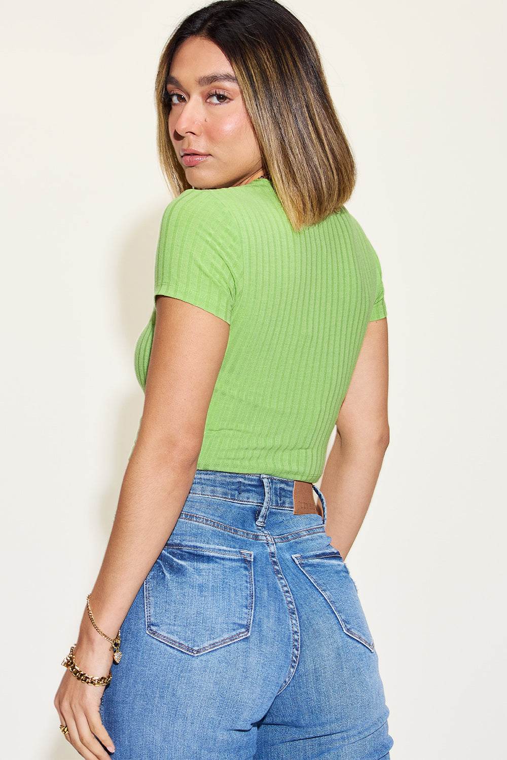 Basic Bae Full Size Ribbed Round Neck Short Sleeve T-Shirt - Delanoir