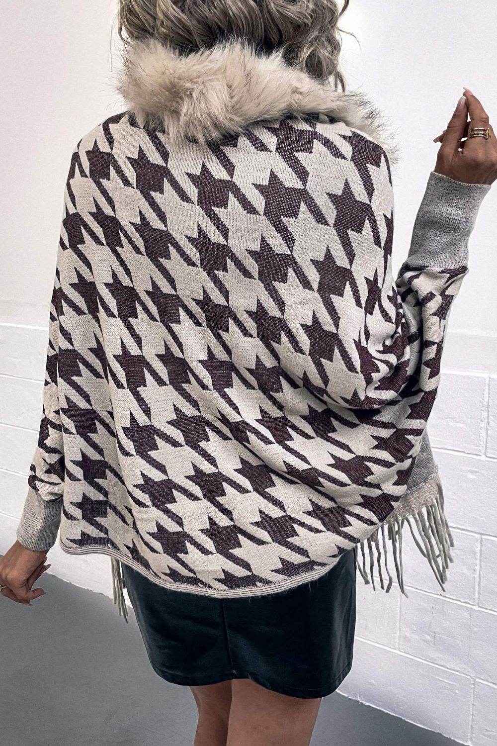 Houndstooth Fringe Hem Poncho - Delanoir