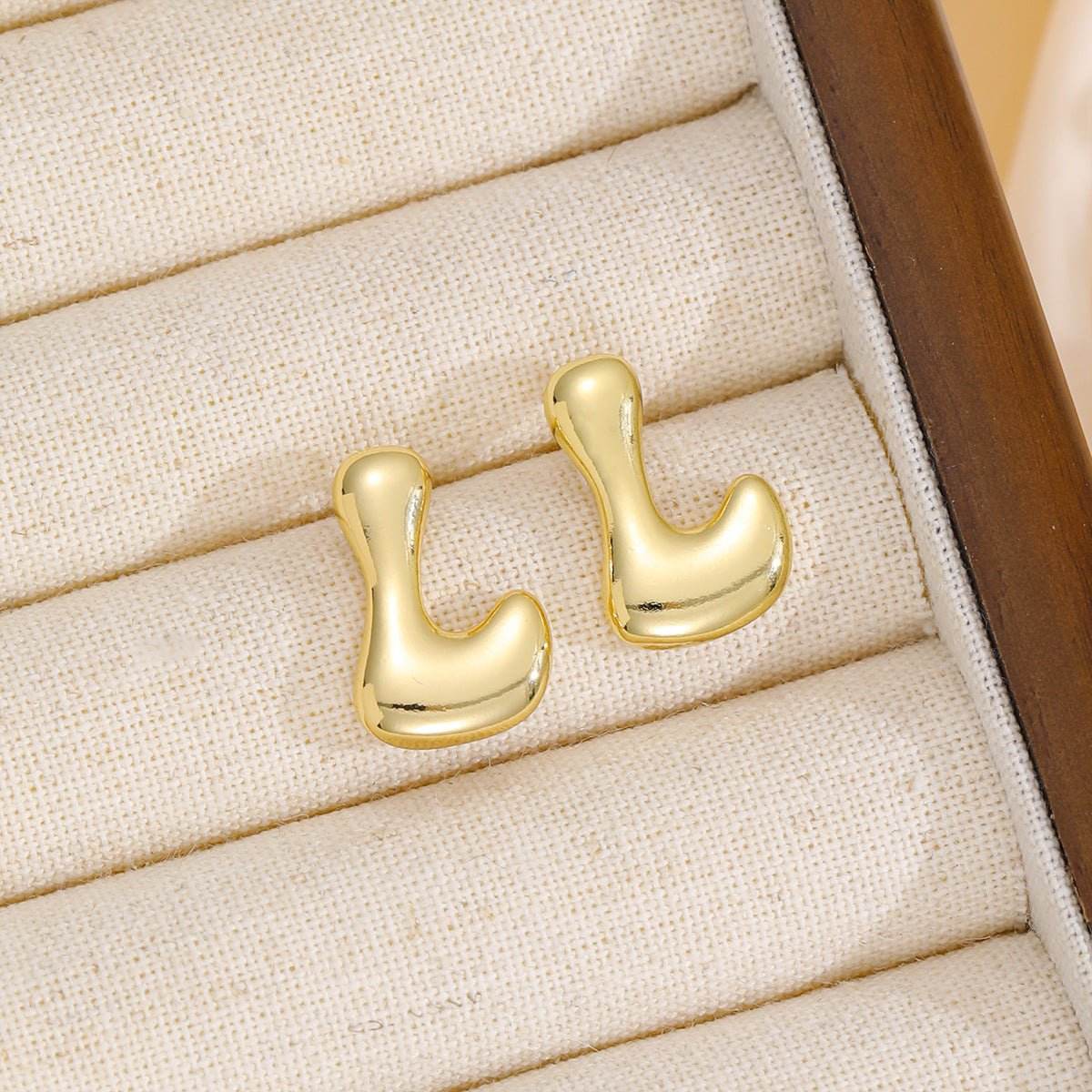 18K Gold-Plated Bubble Letter Stud Earrings - Delanoir