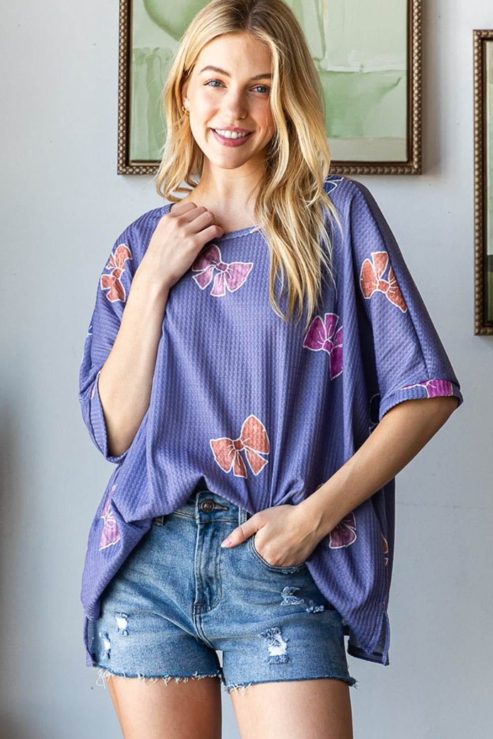 HOPELY Bow Print Waffle Side Slit T-Shirt - Delanoir