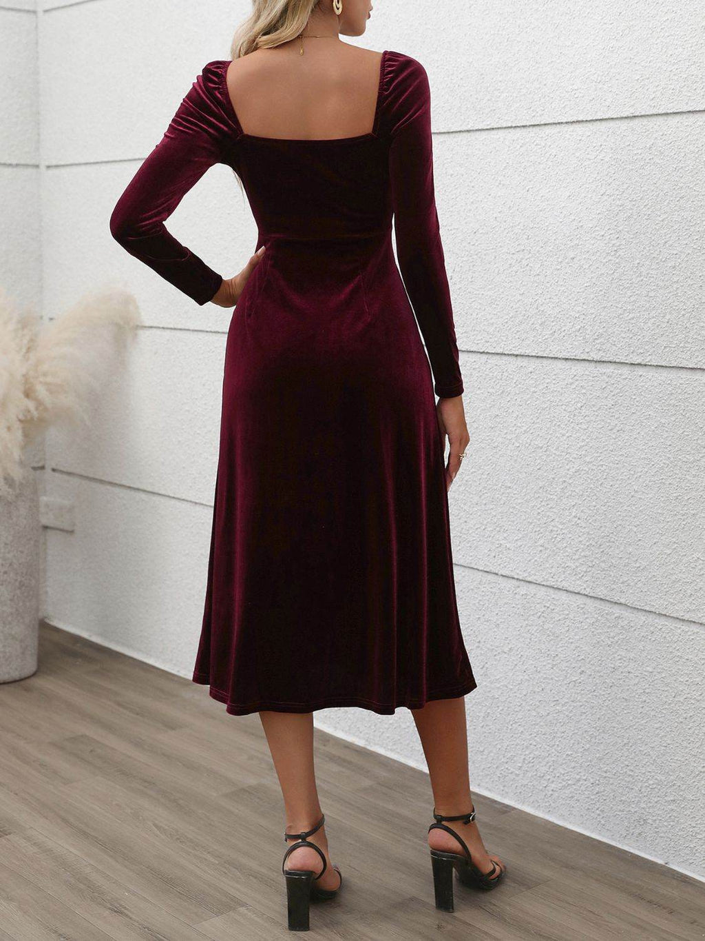 Perfee Sweetheart Neck Long Sleeve Midi Dress - Delanoir