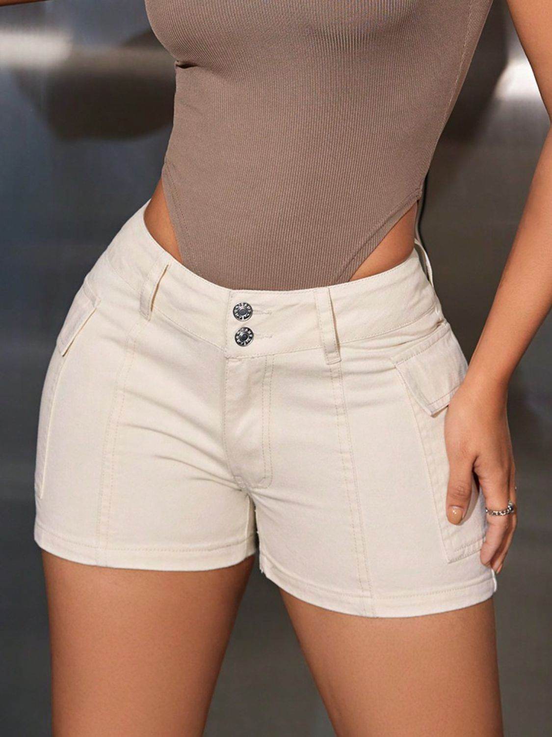 Mid-Rise Waist Denim Shorts with Pockets - Delanoir