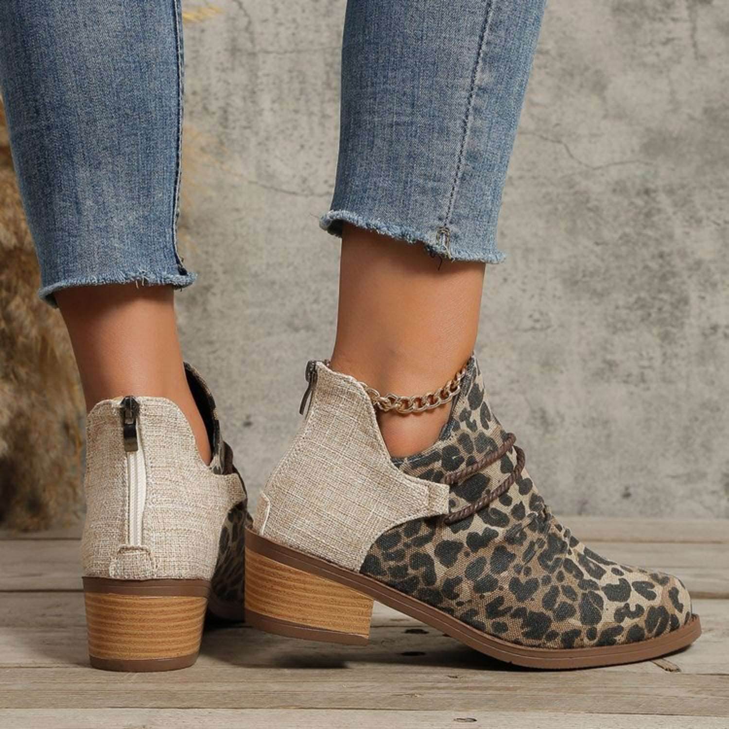Contrast Canvas Low Heel Boots - Delanoir