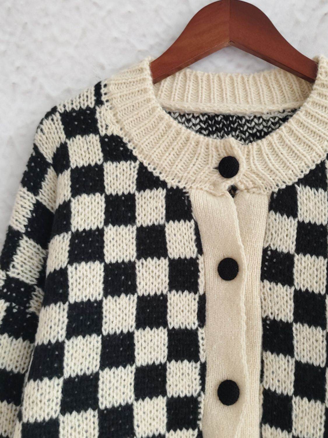 Checkered Button Up Round Neck Cardigan - Delanoir