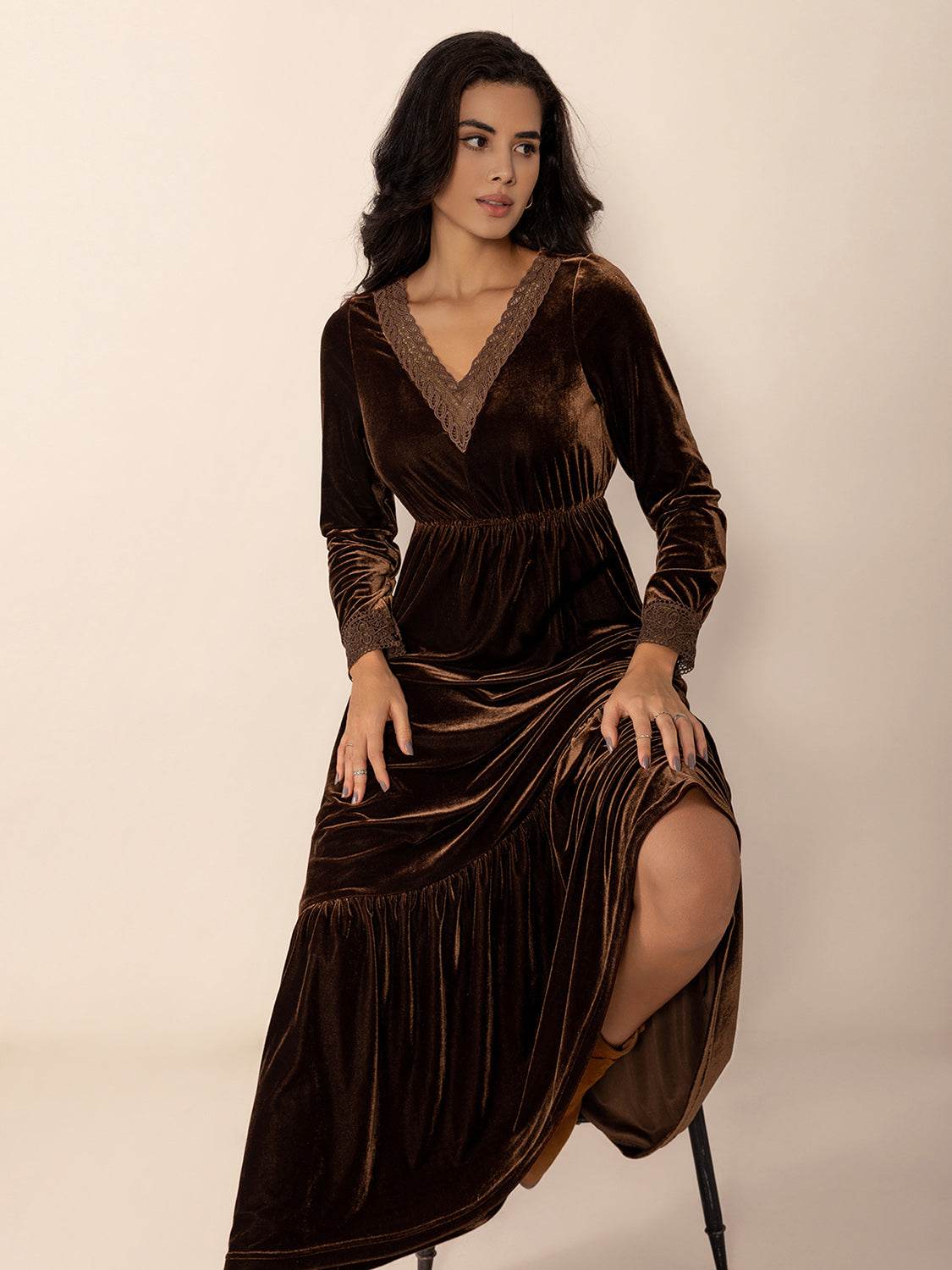 Lace Detail V-Neck Long Sleeve Maxi Dress - Delanoir