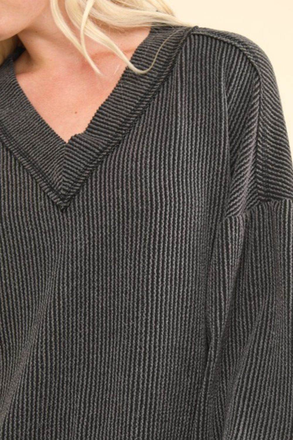 VERY J Two Tone Ribbed V-Neck Exposed Seam Top - Delanoir