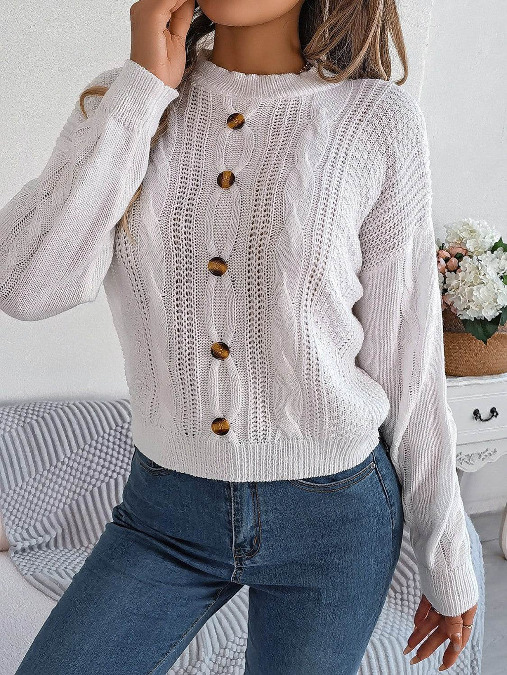 Cable-Knit Buttoned Round Neck Sweater - Delanoir