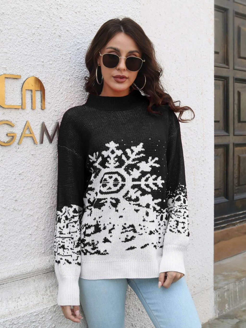 Snowflake Pattern Mock Neck Sweater - Delanoir