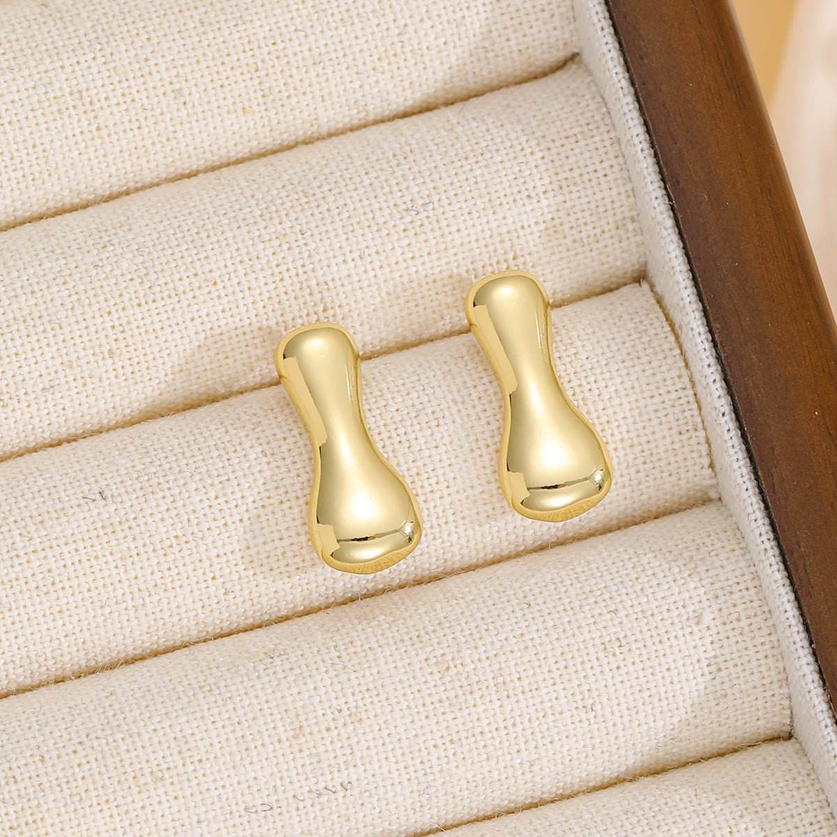 18K Gold-Plated Bubble Letter Stud Earrings - Delanoir