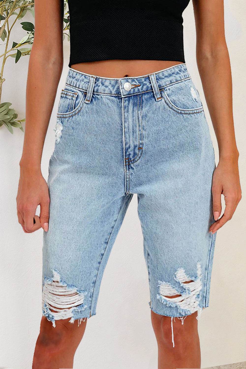 Distressed Pocketed Denim Shorts - Delanoir