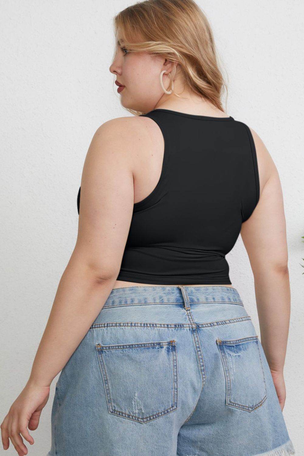 Basic Bae Full Size Round Neck Slim Tank - Delanoir