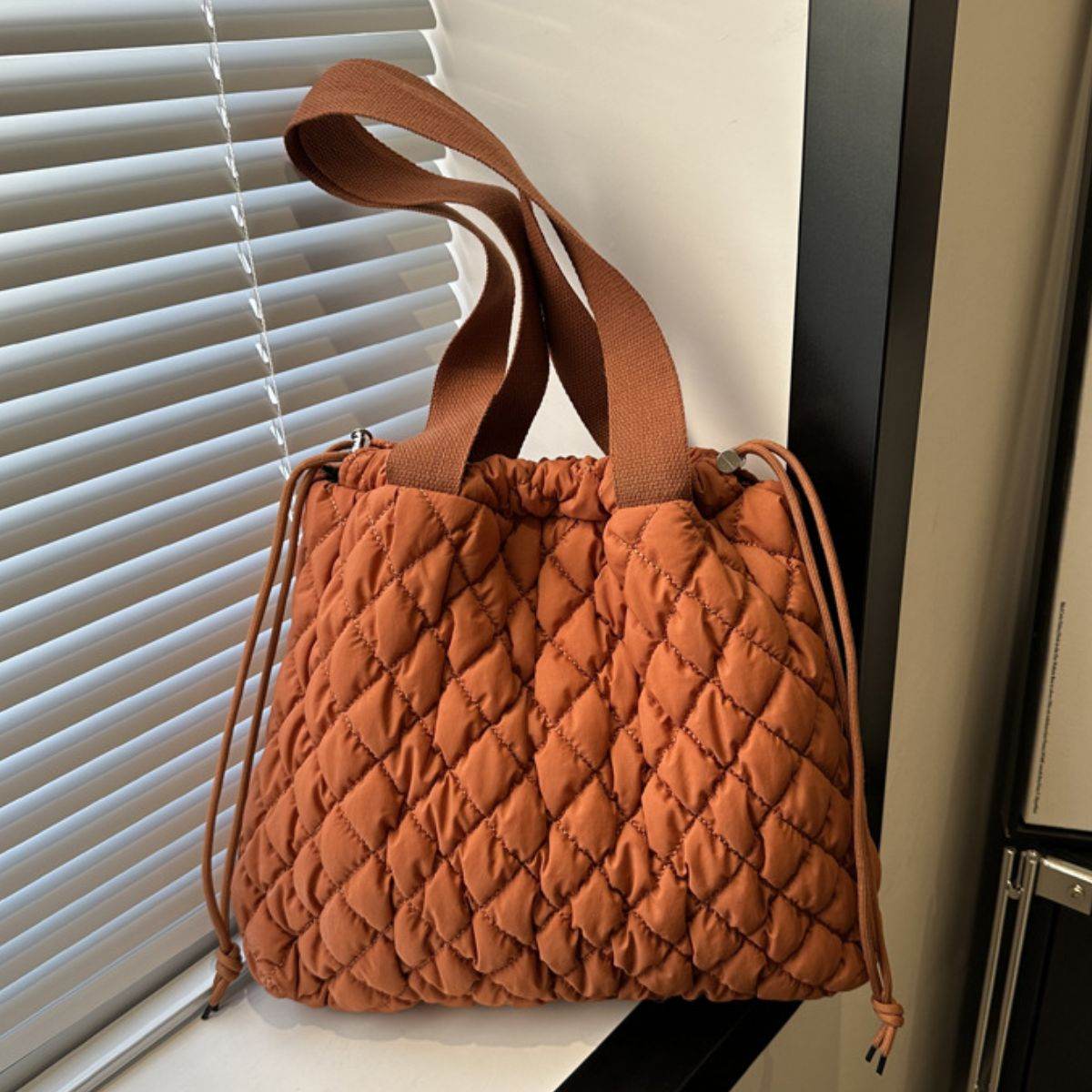 Drawstring Bubble Texture Tote Bag - Delanoir