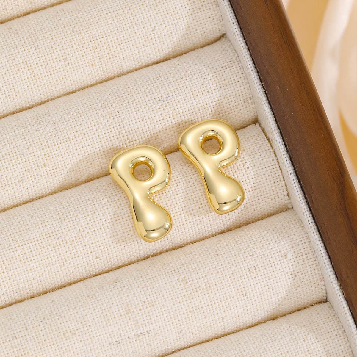 18K Gold-Plated Bubble Letter Stud Earrings - Delanoir