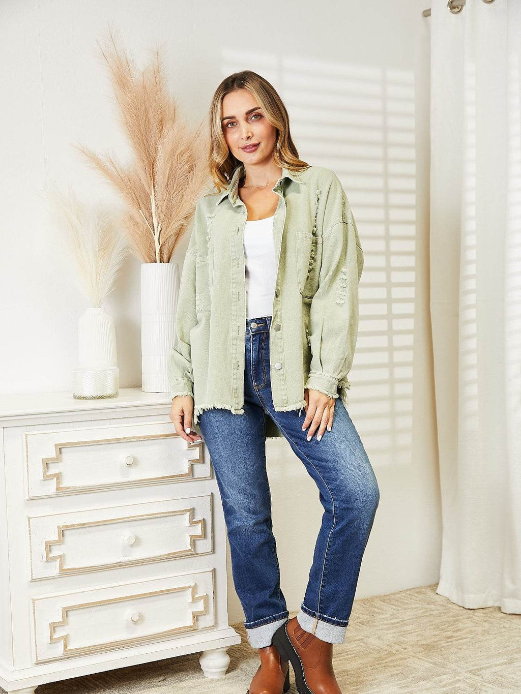 Distressed Raw Hem Denim Jacket - Delanoir