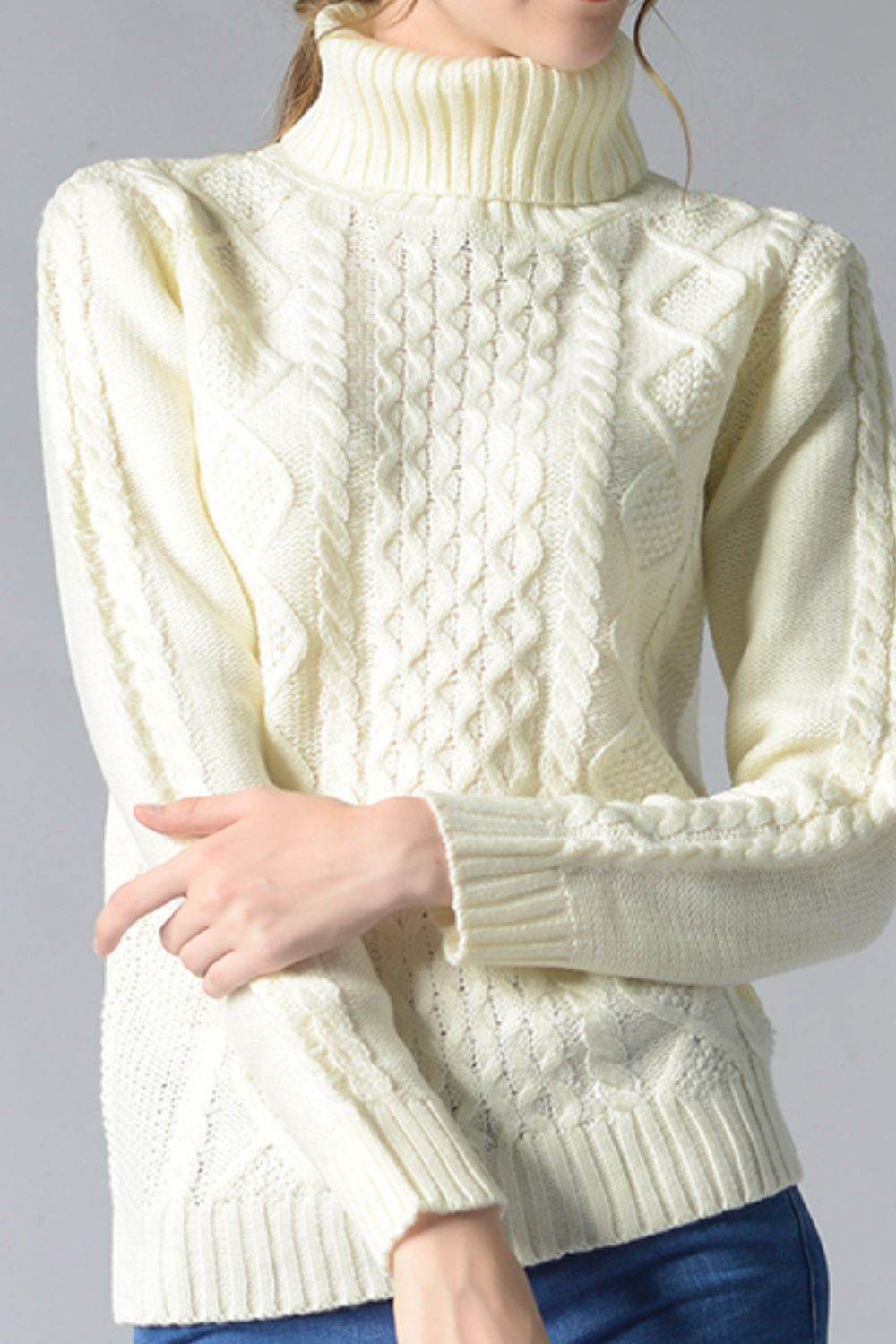 Cable-Knit Turtleneck Pullover Sweater - Delanoir