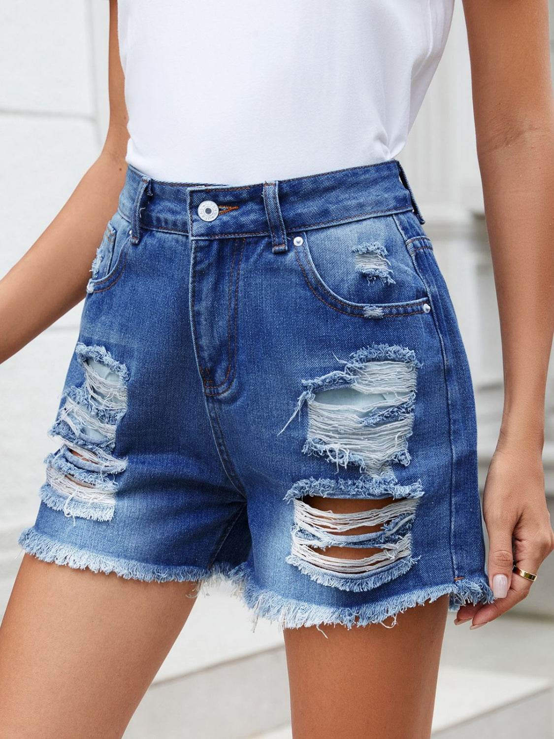 Distressed Raw Hem Denim Shorts - Delanoir