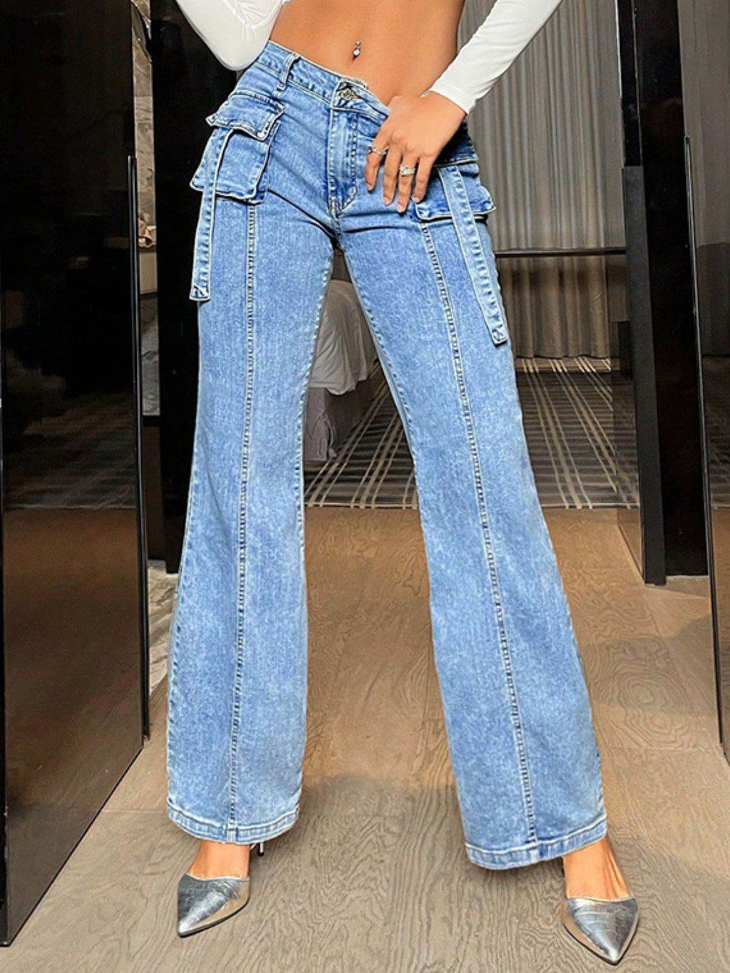 Mid Rise Straight Jeans with Cargo Pockets - Delanoir