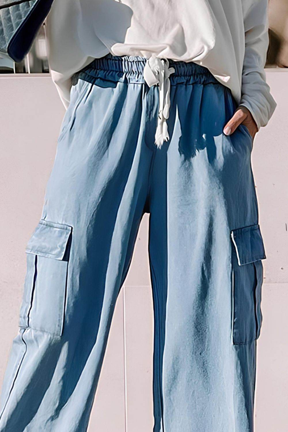 Drawstring Cargo Pocket Wide Leg Jeans - Delanoir