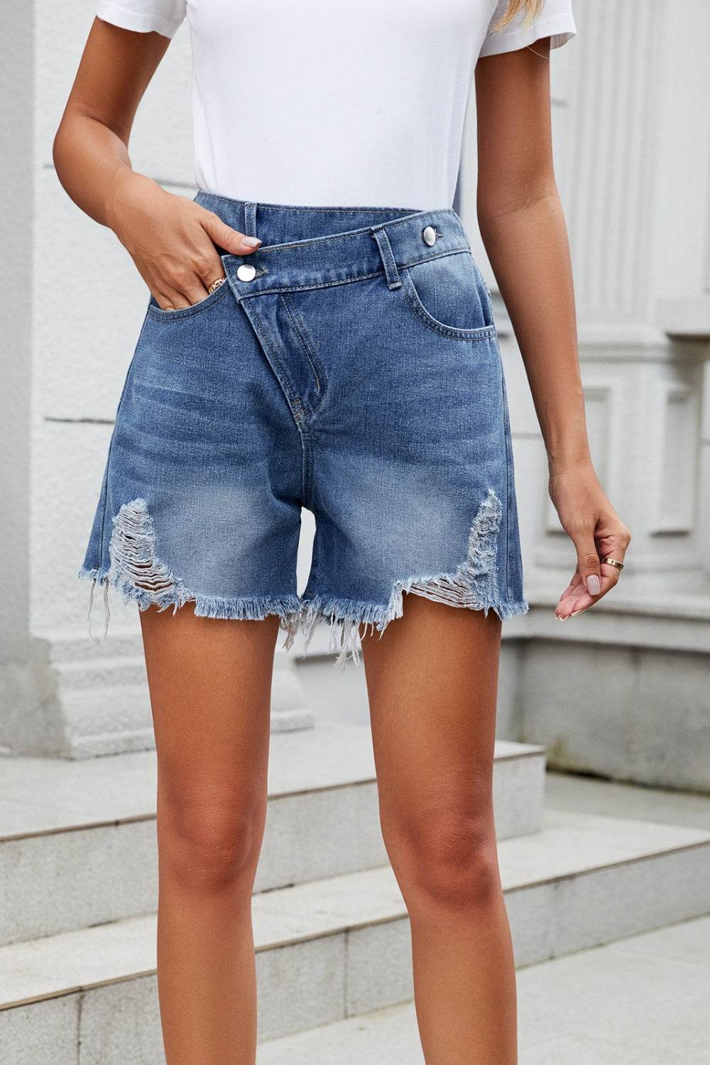 Distressed Raw Hem Asymmetric Waist Denim Shorts - Delanoir