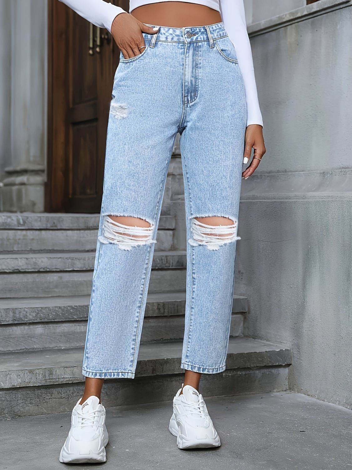 Distressed High Rise Jeans with Pockets - Delanoir