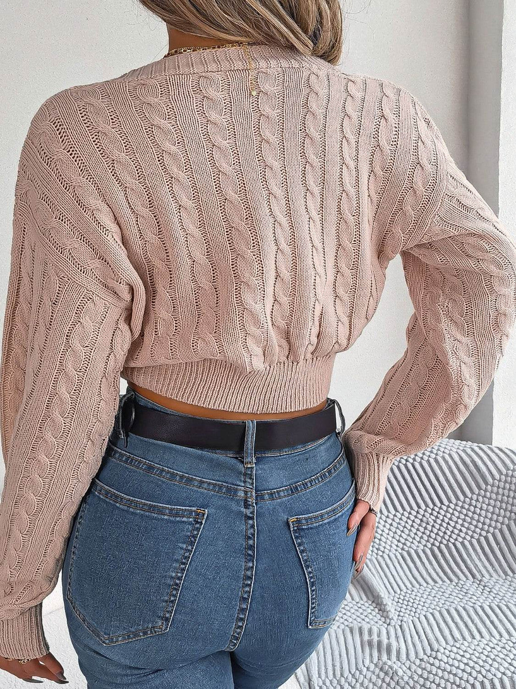 Twisted Cable-Knit V-Neck Sweater - Delanoir